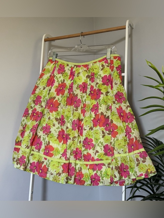 Liz Claiborne Dresses & Skirts - Liz Claiborne Bright Floral Circle Skirt in Lime & Pink